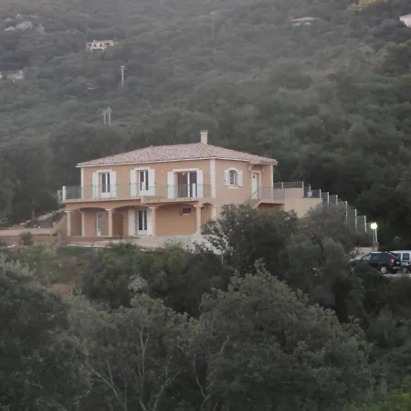 Tres Beau Haut De Vue Sur Mer Bed and breakfast *